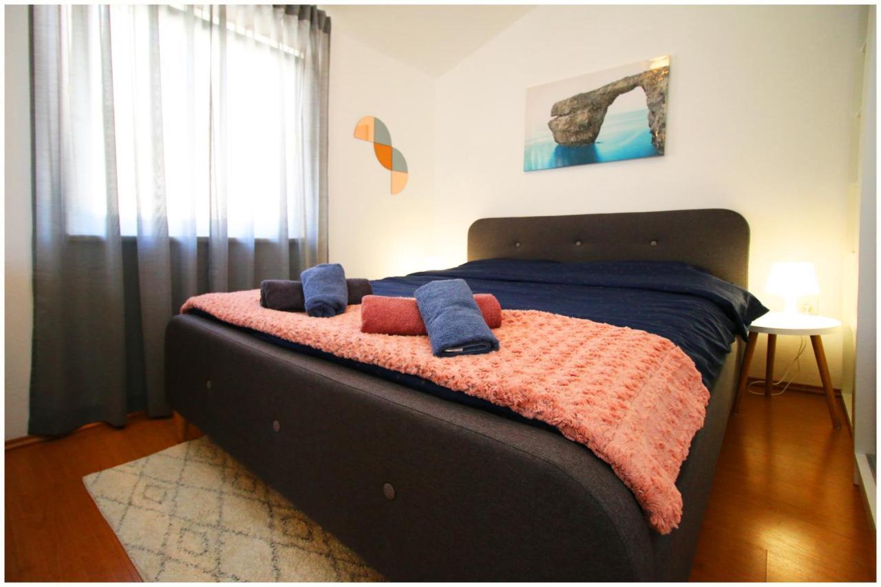 Studio Apartman Elena Примоштен Экстерьер фото